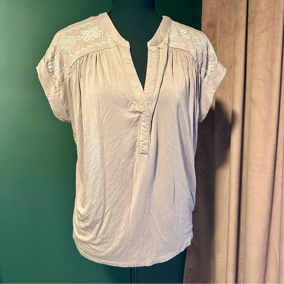 Cable & Gauge Tops - Women's Beige Embroidered Top